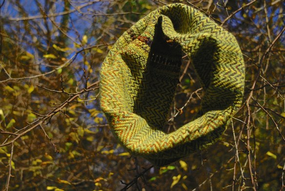 Green yellow autumn leaves snug ring 1