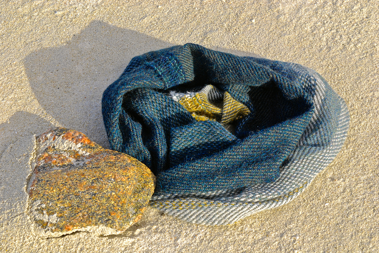 Largest all-Shetland sea cowl round on beach